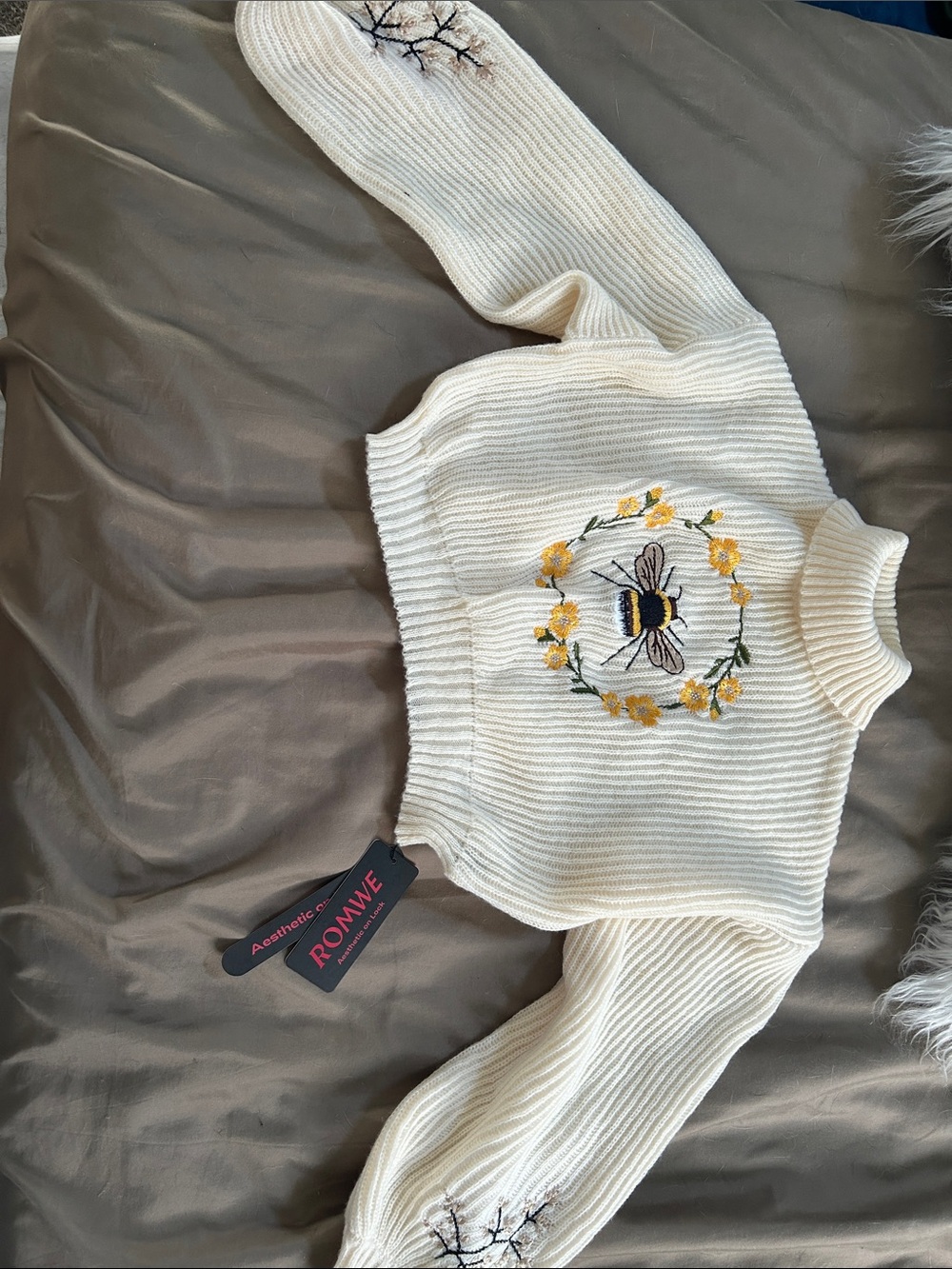 ROMWE Cream Ribbed Turtleneck Sweater with Bee & Yellow Floral Embroidery